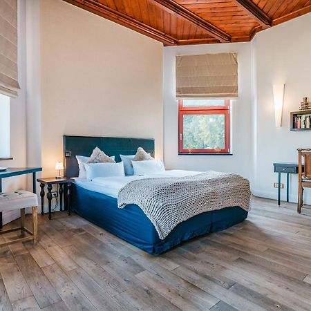 Romantik Hotel Schloss Ranzow 로메 외부 사진