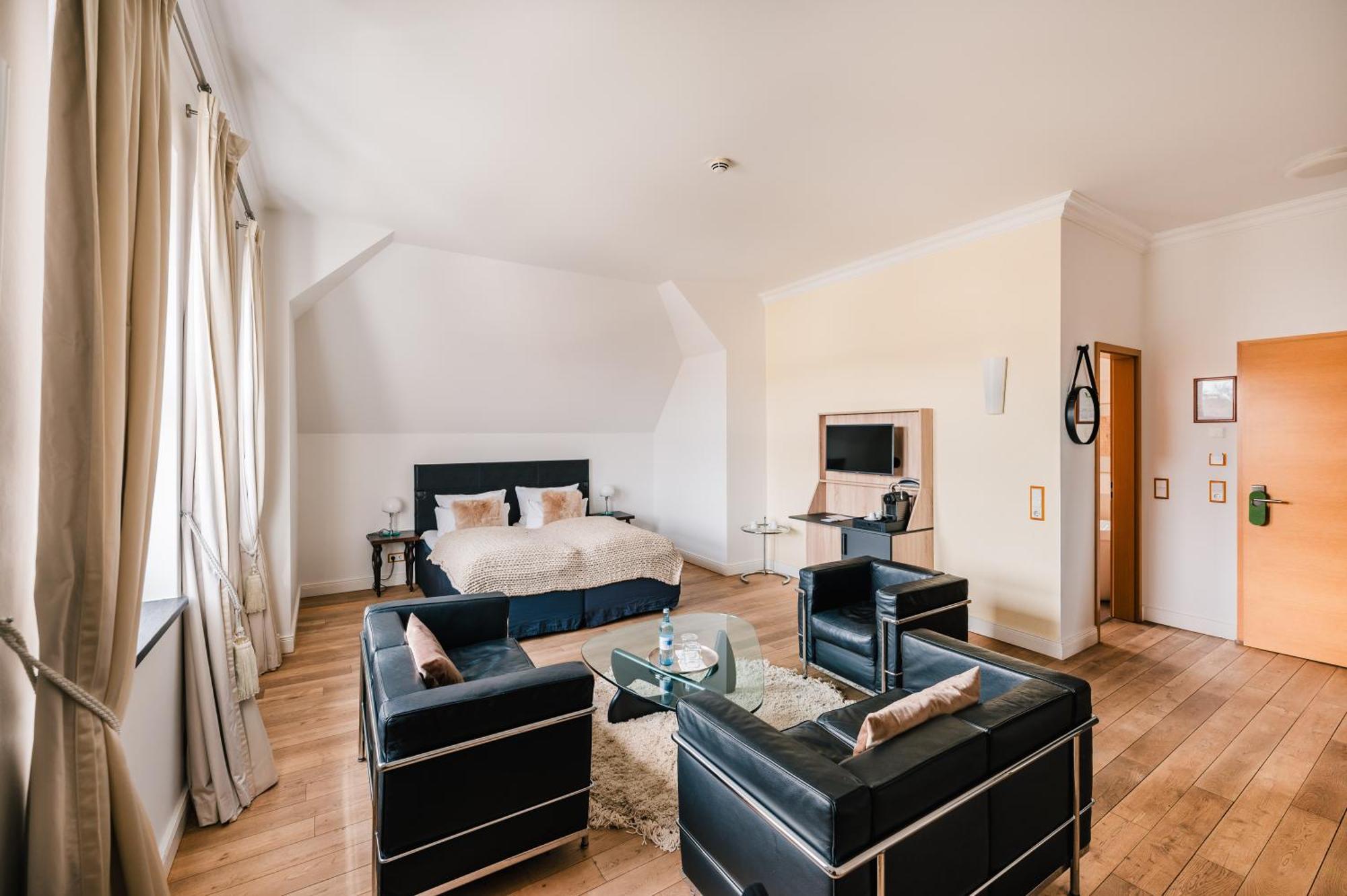 Romantik Hotel Schloss Ranzow 로메 외부 사진