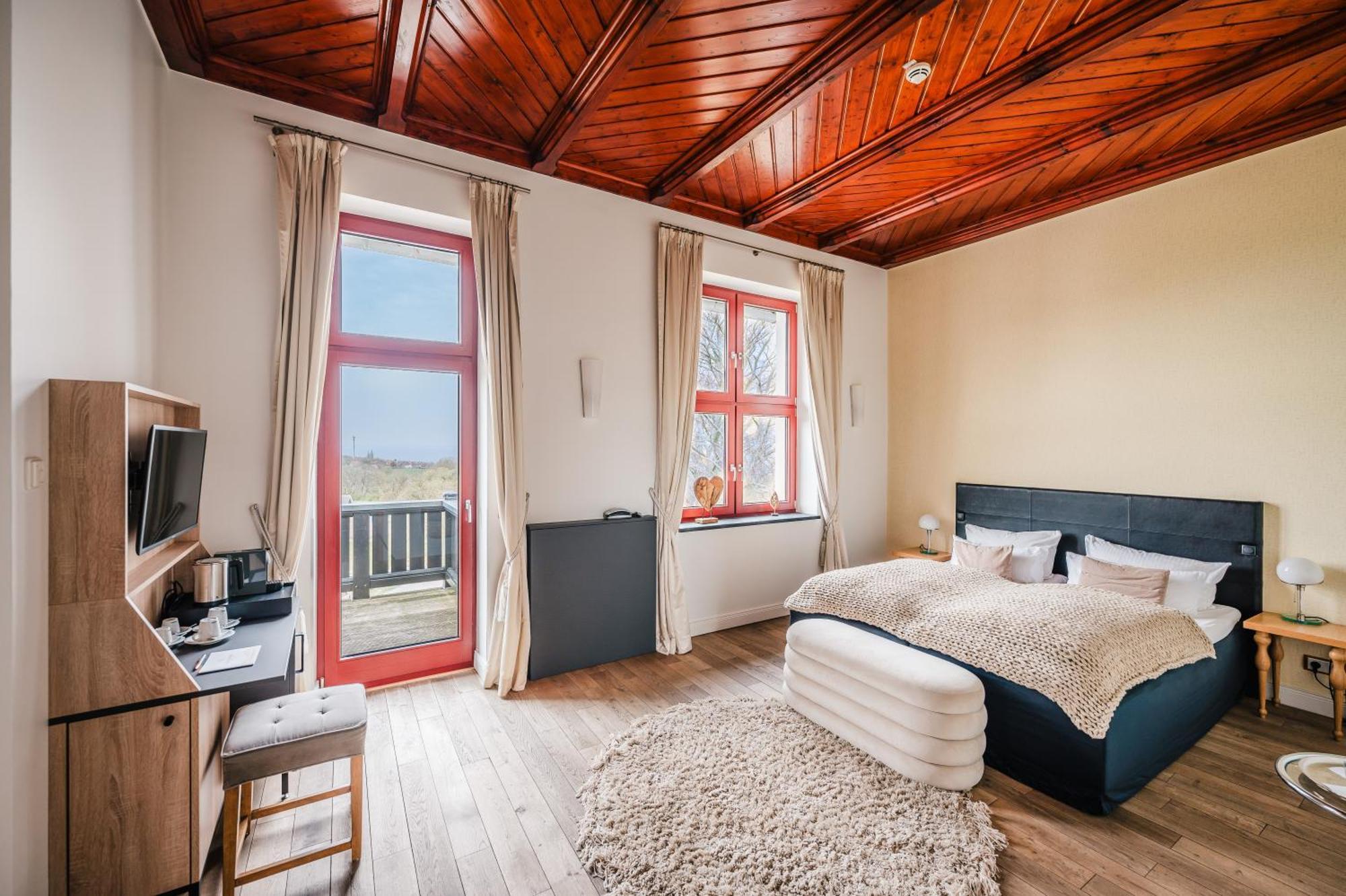 Romantik Hotel Schloss Ranzow 로메 외부 사진